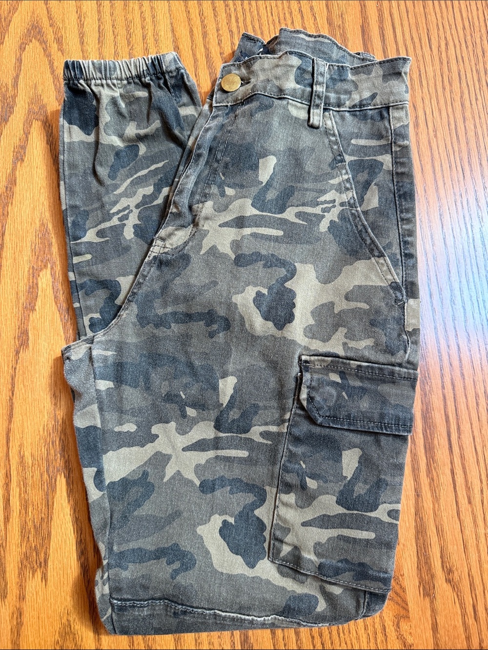 Fashion Nova Women's High-Rise Camo Cargo Jeans - Olive/Black